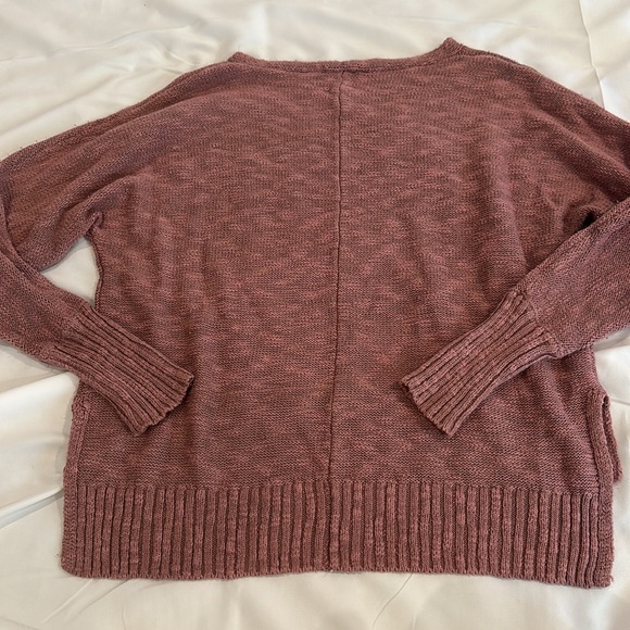 Pink long sleeve top 🎀🩷 - Picture 2 of 2